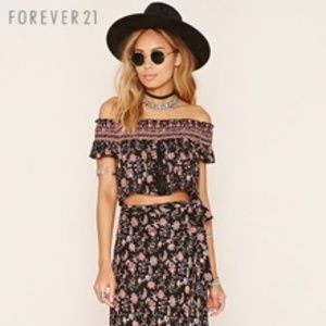 BOHO Off the shoulder Floral Crop Top